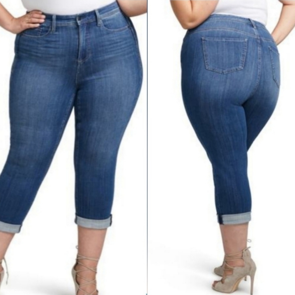 NEW Essentials Straight Leg Jeand 26/28W